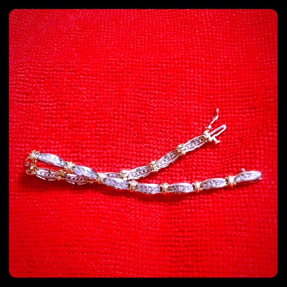 Diamond tennis bracelet